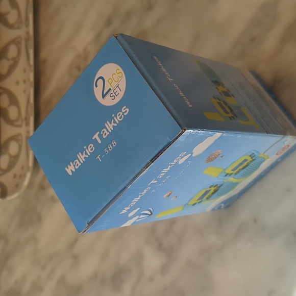 NIB Sealed Pair Walkie Talkies - Picture 3 of 3